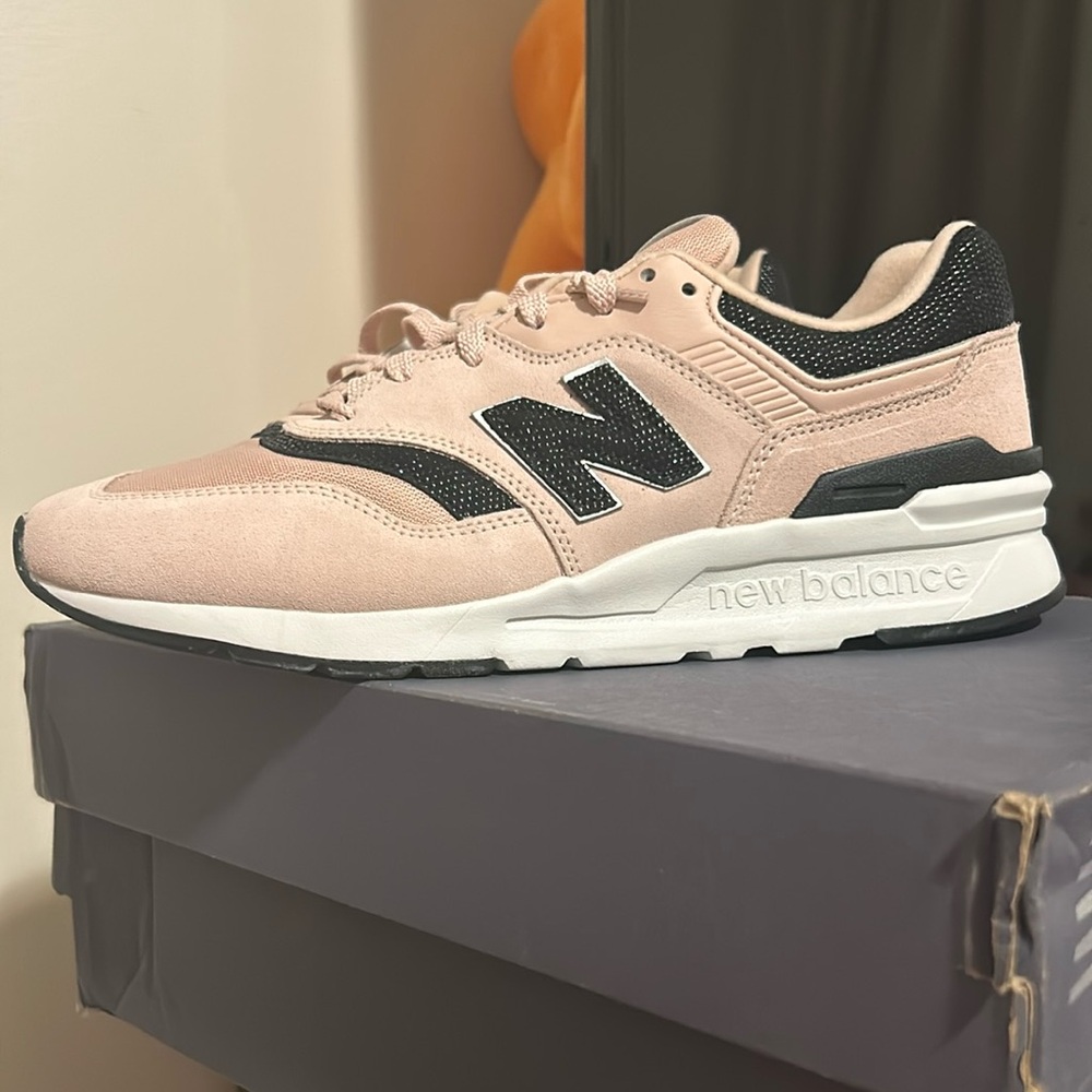 New Balance Tennis Shoes No Box